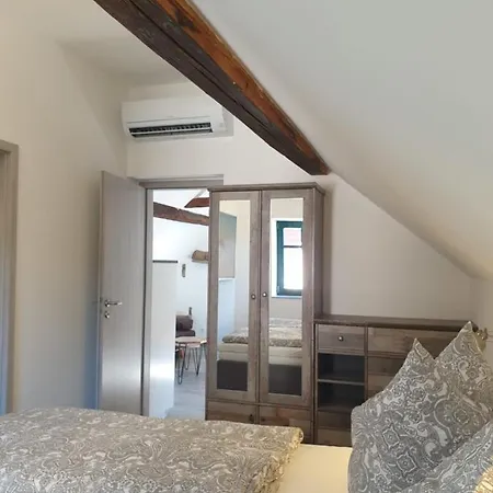 Апартаменты Am Weinberg Nunchritz