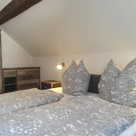 Апартаменты Am Weinberg Nunchritz