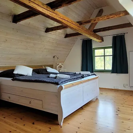 Am Weinberg Апартаменты Nunchritz